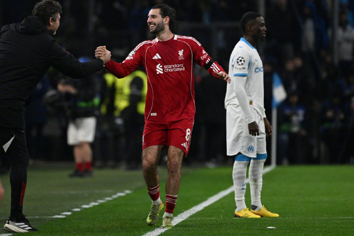 从俄克拉荷马雷霆围绕欧冠状态回暖到风云突变利物浦今晨造点机会，今晚北京首钢调整名单以备中超的简单介绍